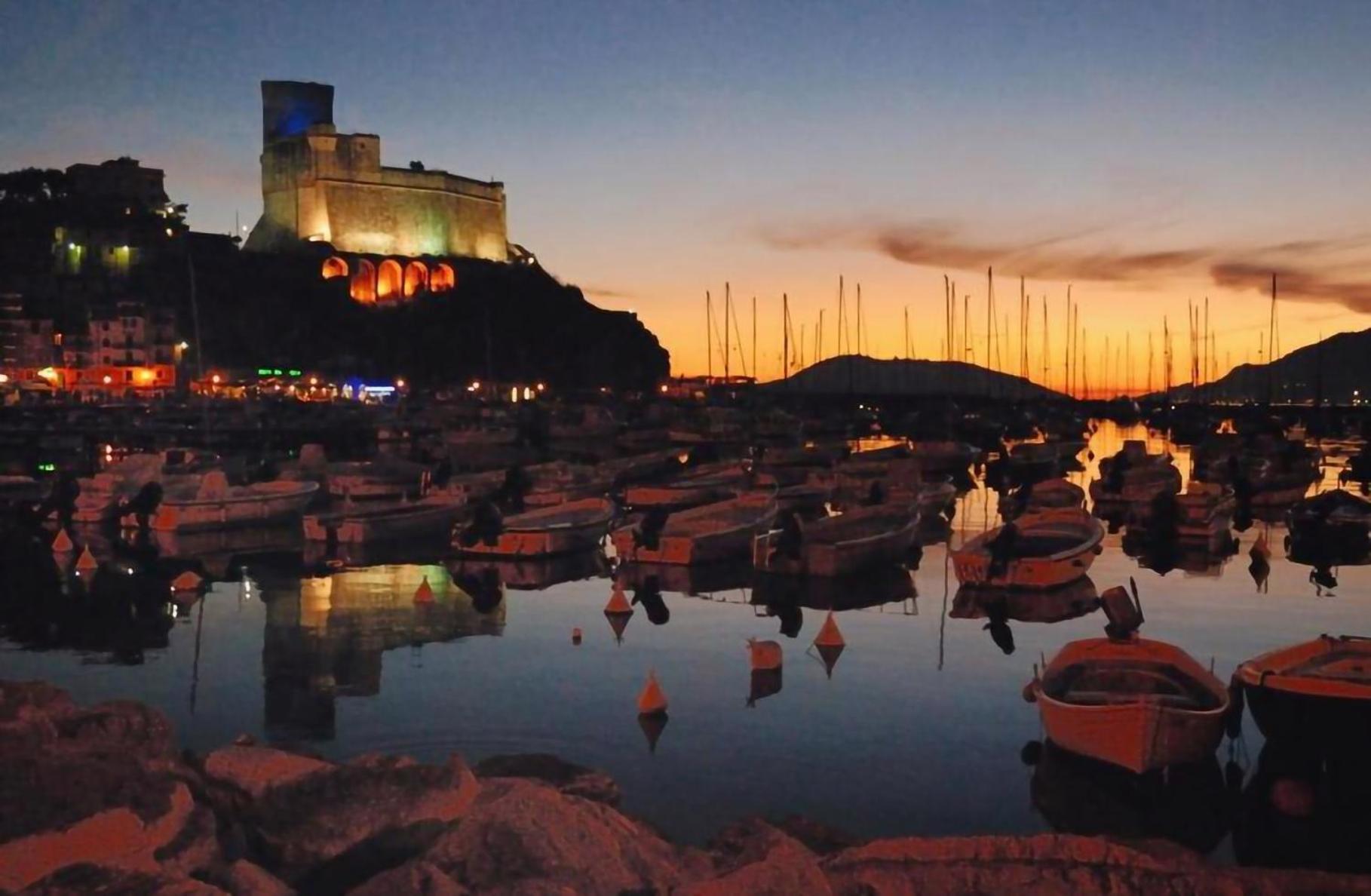Affittacamere "In Piazzetta Da Vasco" Lerici Eksteriør bilde