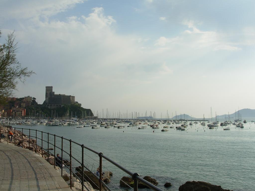 Affittacamere "In Piazzetta Da Vasco" Lerici Eksteriør bilde